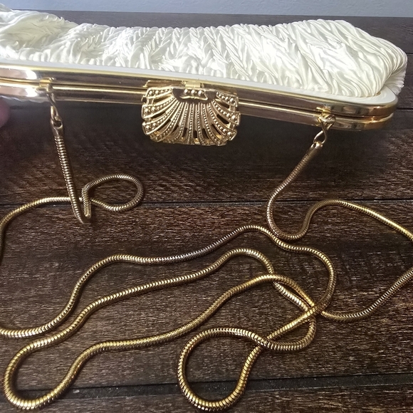 Goldco Vintage Pearl White Evening Bag 1970's Seashell Closure - Picture 9 of 15